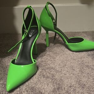 Bar III Neon Green Women's Heels